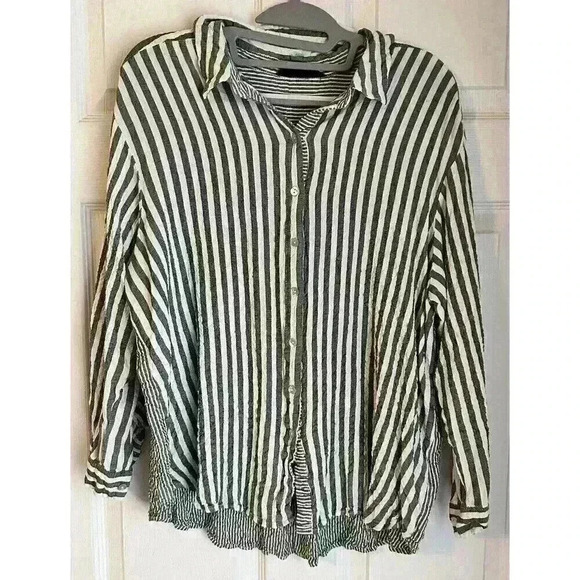 Jane + Delancey Womens Top Size 1X Gray White Stripe Crinkle Hi/Low Hem Roll Tab - Picture 1 of 6